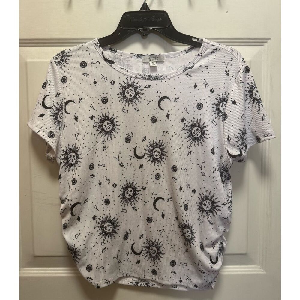 Sun and Moon side scrunch top